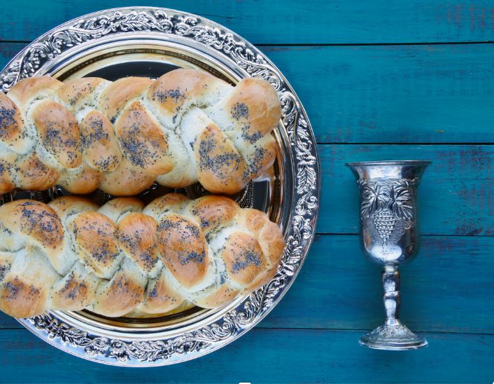 Free printable challah recipe and blessing cards from The Kosher Hub